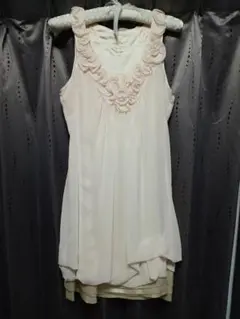 ASAKURAアサクラ　パーティー ドレス ホワイト シフォン 花 ワンピースのサムネイル