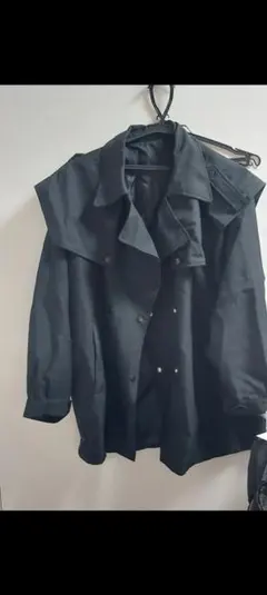 ブラック ダブルブレスト トレンチコート