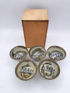 d287 汲み出し　煎茶碗 ぐい呑 壺屋焼 金城敏幸 5客　木箱 茶道具 古物