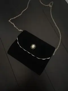 黒いベルベットクラッチバッグ