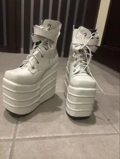 ショート 厚底 ブーツ