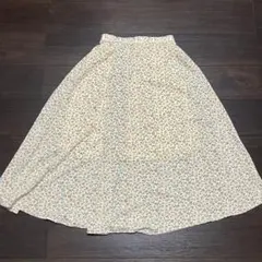 HusHusH 小花柄 ロングフレアスカート 後ろゴム ベージュ Lサイズ タグのサムネイル