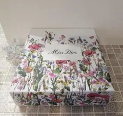 Dior ミスディオール ☆ミレフィオリ”デザイン 限定ボックス