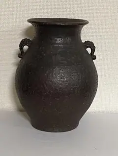 陶器 花瓶 山三窯 黒釉 耳付き フラワーベース - メルカリ