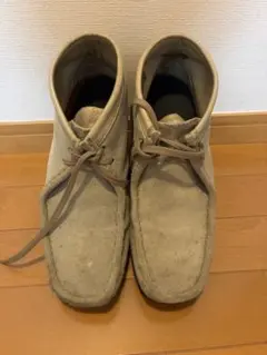 7*7様 Clarks ワラビー BEAMS別注 ベージュ スエードGORE-T - メルカリ
