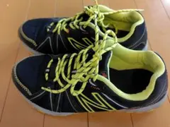 れ*☆様 New Balance ランニングシューズ ブラック/イエロー