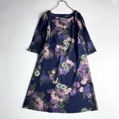 美品　ブリジット 東京スタイル　フラワープリント　Aライン　ワンピース　紺　9のサムネイル