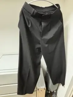 ユニクロ　ブラック タックワイドパンツ Mサイズ