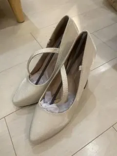 ホワイト　白ストラップ付き ハイヒール　ウェディング　ブライダルシューズ