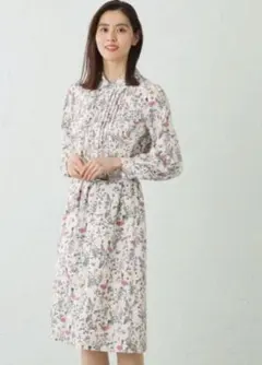 新品同様　近年　アマカ　ボタニカルパネルワンピースのサムネイル
