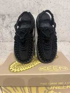 KEEN UNEEK BKBK（箱付）