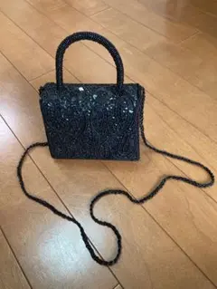 黒 ビーズ、スパンコールで出来たパーティーバッグ