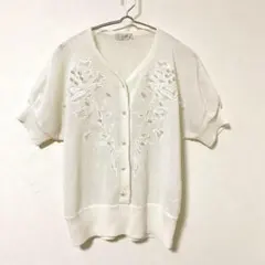 【コルディア】サマーセーター パールボタン 透け感 花柄刺繍 半袖 9のサムネイル