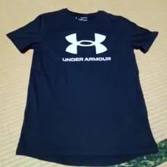 UNDER ARMOUR ブラック Tシャツ YXL