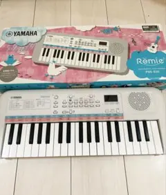 ヤマハ 電子キーボード 37☆ミニ鍵盤 PSS-E30 Remie ホワイトのサムネイル