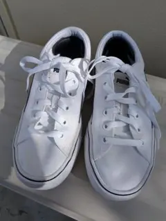 PUMA ホワイト 厚底スニーカー