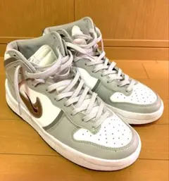 商品名 NIKE WMNS DUNK HIGH UP グレー 28.5cm