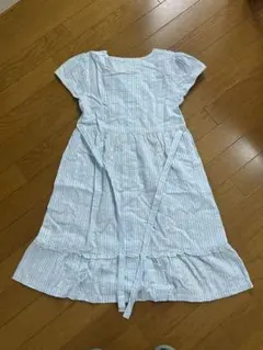 150女の子水色と白のストライプ 半袖ワンピース