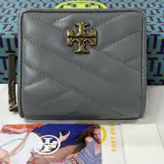 新品同様‼️ 現行　トリーバーチ　財布　折り財布　キルティング　キラ　シェブロン