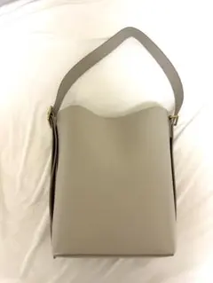 ZARA ベージュ ショルダーバッグのサムネイル