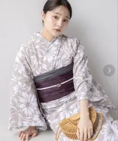 ゆかた館グレース 白紺の乱れ糸菊 浴衣・帯 • 下駄セット - メルカリ