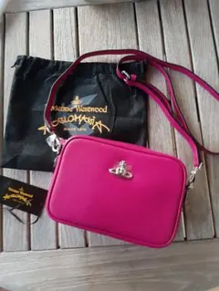 新品未使用 ヴィヴィアンウエストウッド オーブ カメラバッグ ショルダーバッグ