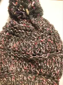 ポンポン付きニット帽 グレーとピンクと白のミックス