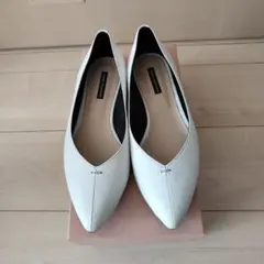 未使用 ファビオルスコーニ フラットパンプス ホワイト 23.0cm - メルカリ