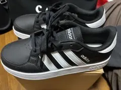 adidas ブラック/ホワイト スニーカー