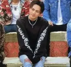 新品　袖ロゴ　英字　ロングT　長袖　オーバーサイズ　男女兼用　ブラック　BTS