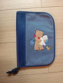 familiar ファミリア 母子手帳ケース クマ刺繍 ネイビー - メルカリ