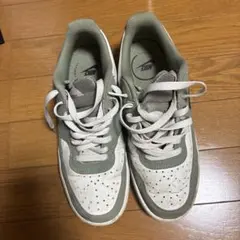 NIKE スニーカー カーキ×ホワイト