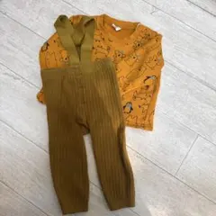 オレンジ動物柄トレーナーとカーキパンツセット