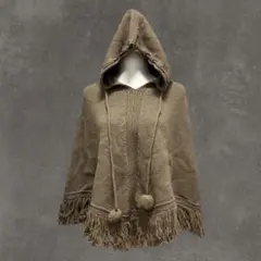 森ガール風 フード付きニットポンチョ