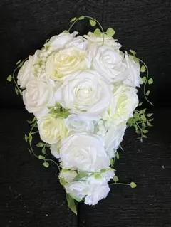 ウェディング　ブーケ　白バラ×アイボリーキャスケットブーケ　ブートニア付き