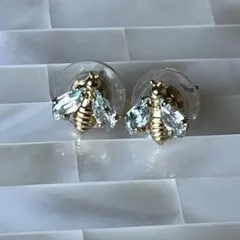 SWAROVSKI 蜂 モチーフ ピアス 両耳用のサムネイル