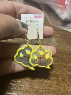 雲の形のアクリルイヤリング