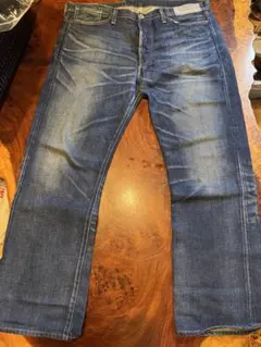 90'sビンテージLevi's S501XXW36L36 ヒゲハチノス高騰中！！のサムネイル