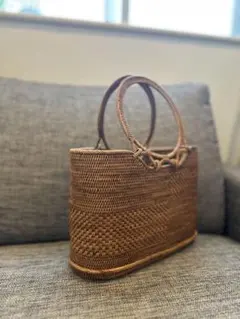 【美品】アタ素材カゴバッグ（巾着付き）