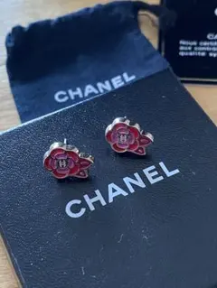 美品　CHANEL カメリア ピアス ピンク×赤のサムネイル