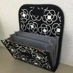 黒　カメリア柄　蛇腹式　通帳ケース、母子手帳ケース、お薬手帳ケース、カードケース