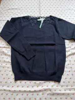 テチチ　濃紺セーター