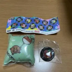 BT21 くら寿司　クッションチャーム&アクリルステッカー　SHOOKY