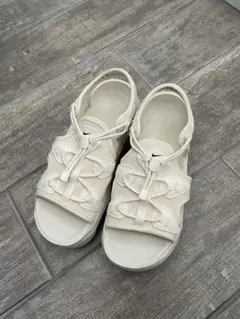 NIKE Coco サンダル ホワイトのサムネイル