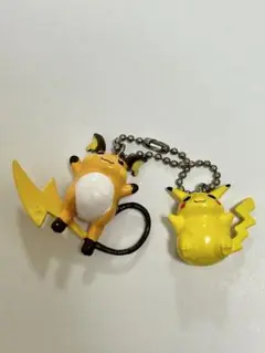 ポケモン スイング キーホルダー ピカチュウ ライチュウ フィギュア