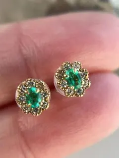 天然エメラルド スタッドピアス Pt900 スターモチーフ グリーン