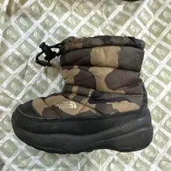 THE NORTH FACE 子ども用迷彩スノーブーツ