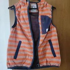 オレンジとネイビーのベスト