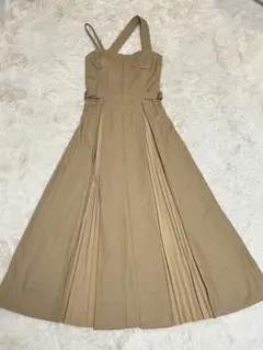 CASA FLINE フロントホックプリーツドレス