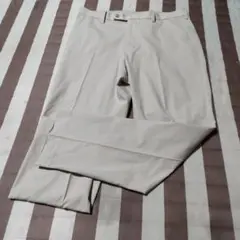 UNIQLO ベージュ スラックス ウエスト88cm レングス76cm